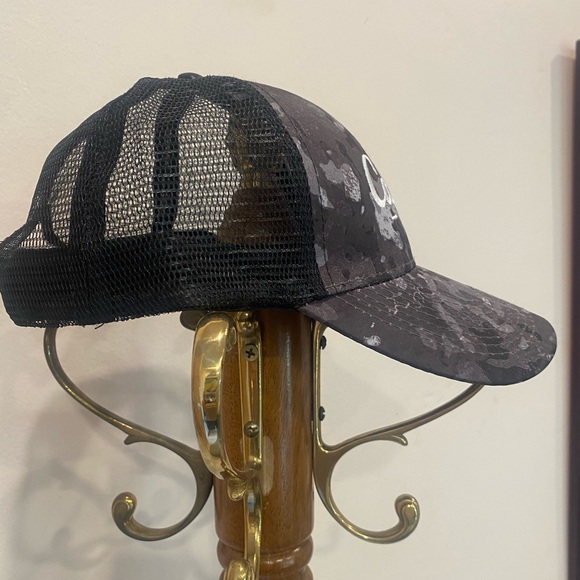 Hat - Picture 2 of 4